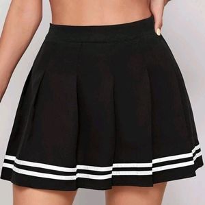 ✨️ Black Pleated Skirt